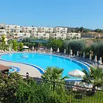 Villa Lakeside Garden Village *