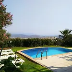 Villa Lakeside Garden Village *