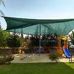Lakeside Garden Village Villa *