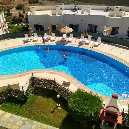 فيلة Lakeside Garden Village *