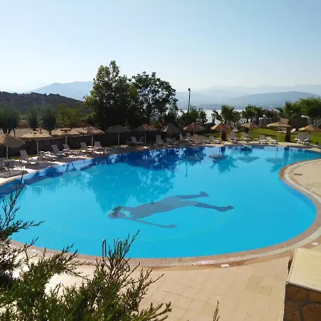 Villa Lakeside Garden Holiday Village *