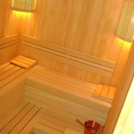 Lakeside Garden Holiday Village Villa *