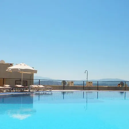 Lakeside Garden Holiday Village *