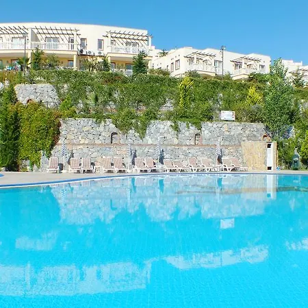 Lakeside Garden Holiday Village Villa *