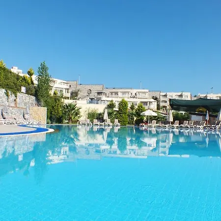 Lakeside Garden Holiday Village Villa