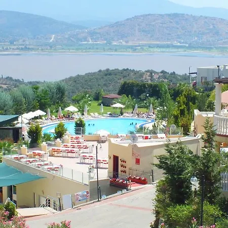 Villa Lakeside Garden Holiday Village