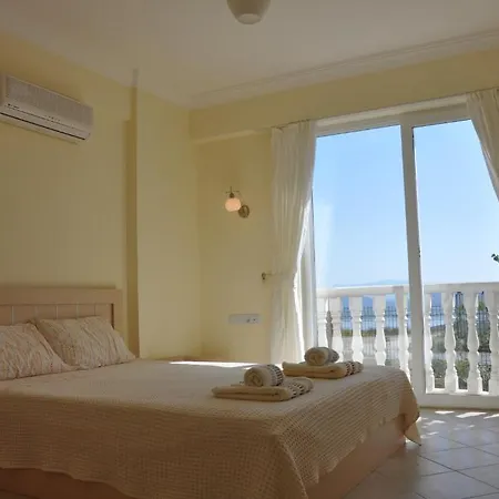 Lakeside Garden Holiday Village Villa *