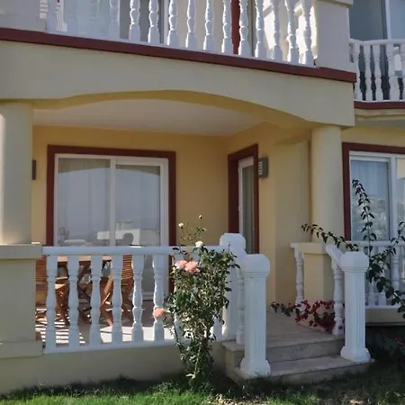 Lakeside Garden Holiday Village Villa