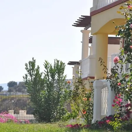 Lakeside Garden Holiday Village *