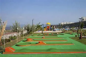 Lakeside Garden Holiday Village Villa