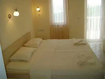 Lakeside Garden Holiday Village Villa *