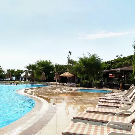 Villa Lakeside Garden Holiday Village *
