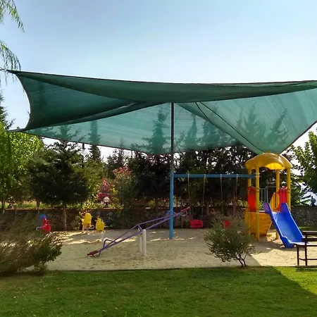 Lakeside Garden Holiday Village Villa *