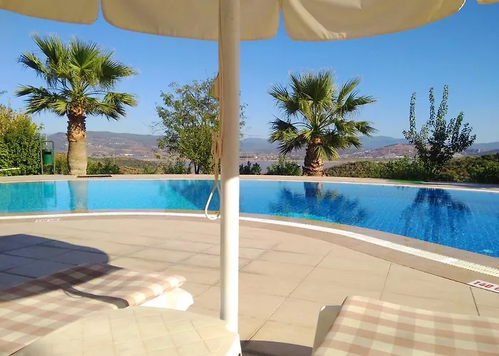 Vilă Lakeside Garden Village *