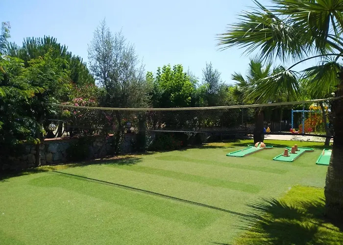 Lakeside Garden Village Vilă