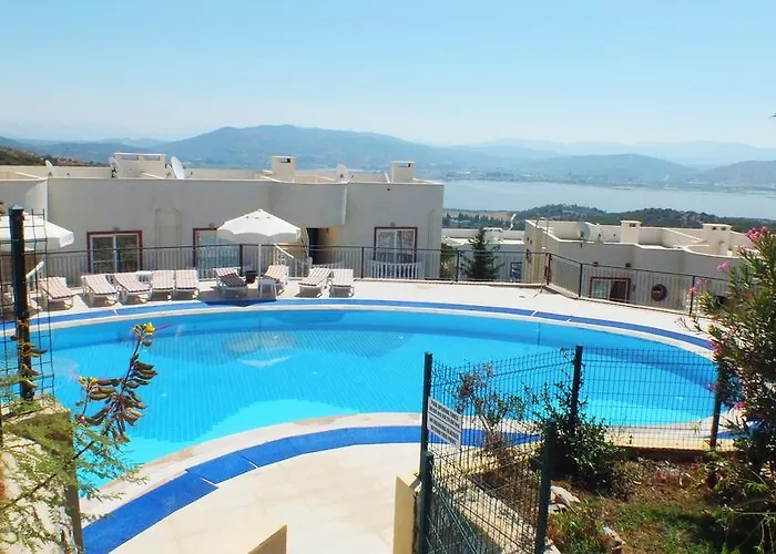 Lakeside Garden Village