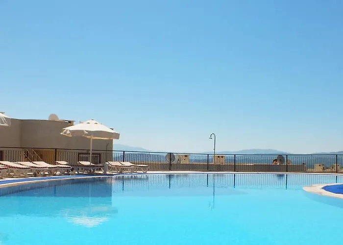 Lakeside Garden Village *