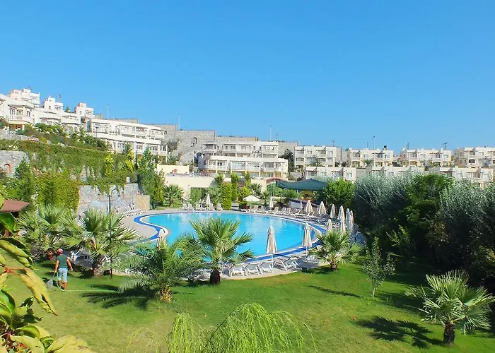 Lakeside Garden Village *