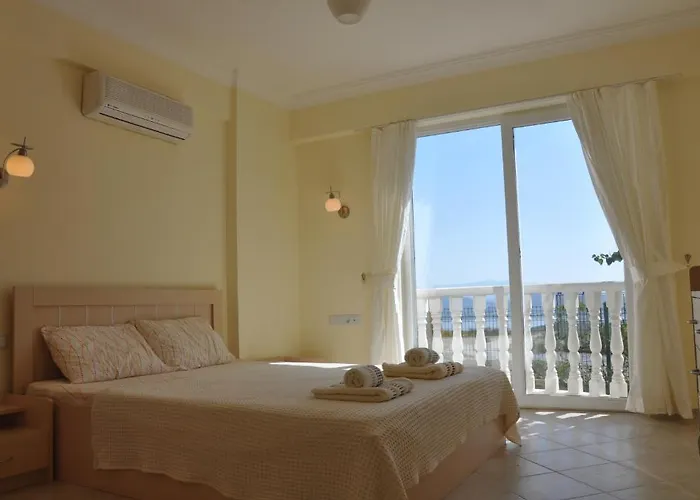 Lakeside Garden Village Vilă *