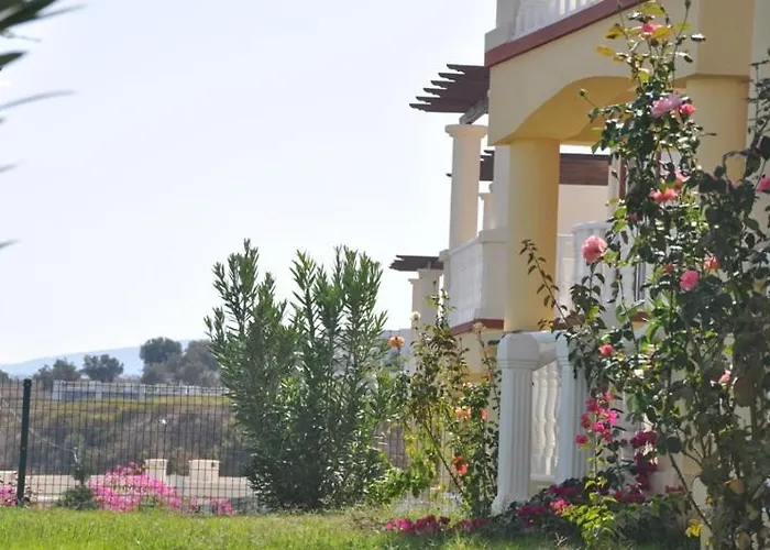 Lakeside Garden Village *